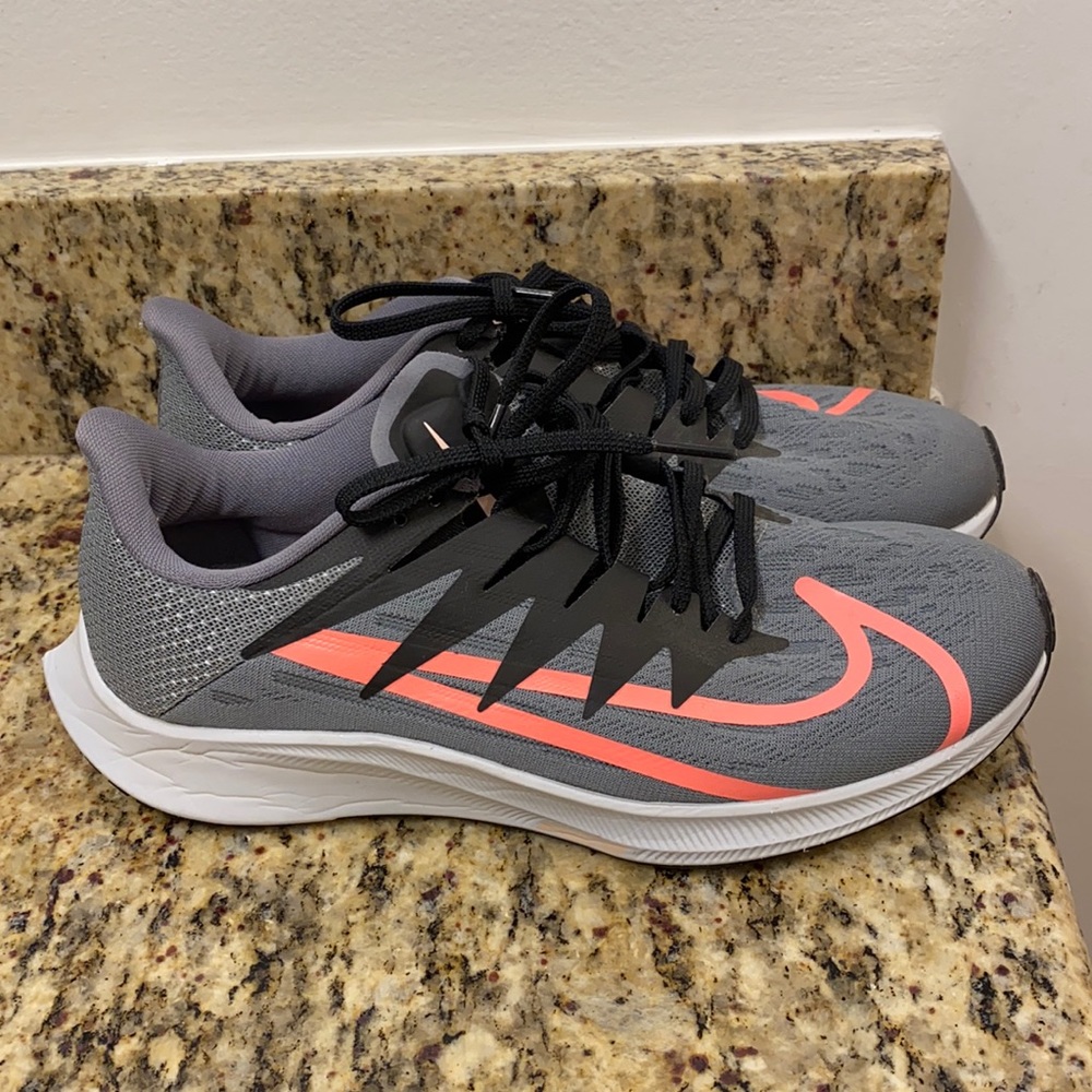 Nike zoom  rival fly sneakers size 7.5